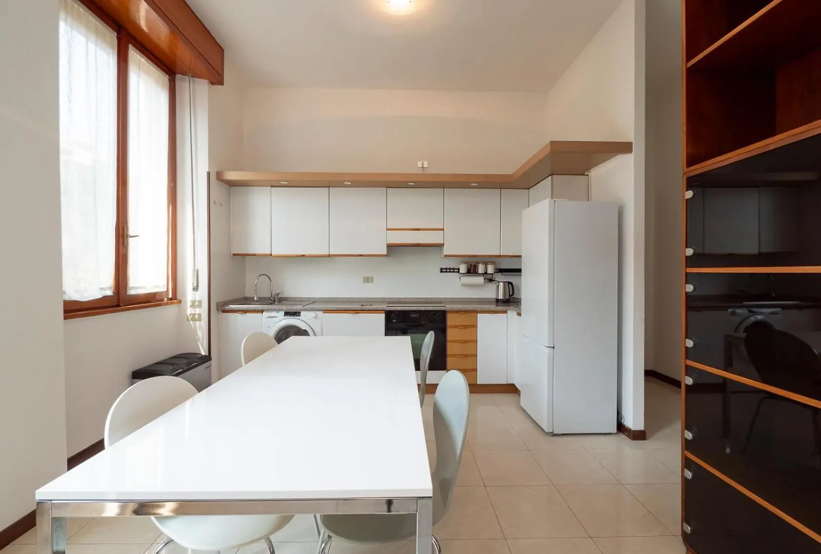 Xenia Apartments - Classical Suite In Central Station Milan Italy