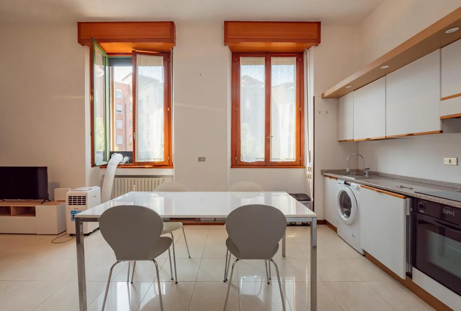 Xenia Apartments - Classical Suite In Central Station Milan